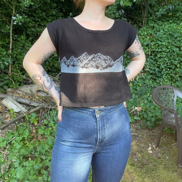 Big Bud Press Slub Knit Boxy T-shirt with Mountains Size Small - Picture 1 of 2